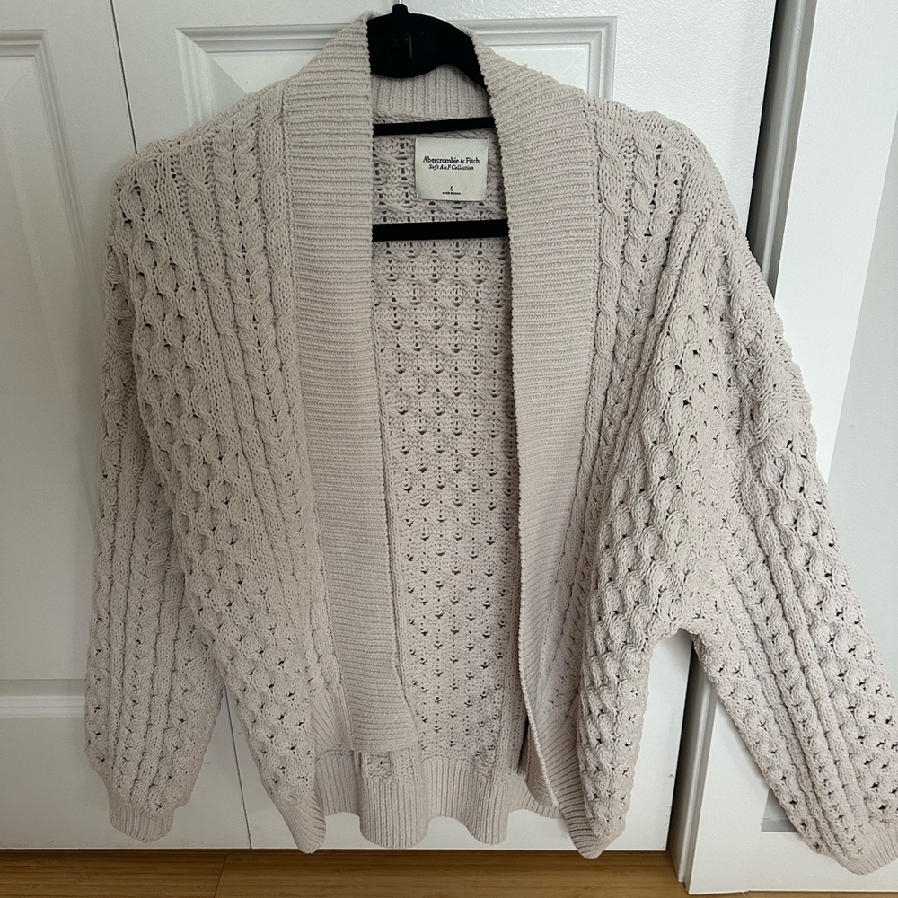 Abercrombie & fitch cream soft cardigan